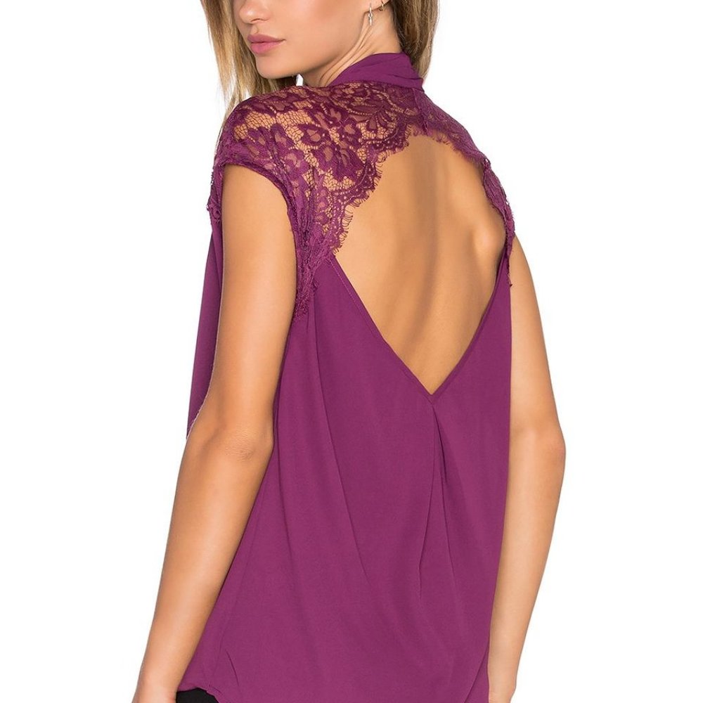 HEARTLOOM Surplice Lace Top